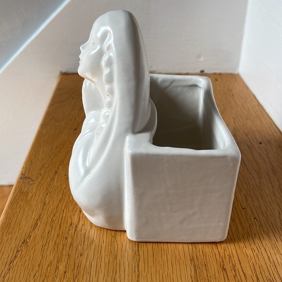 Vintage Mother Mary Haeger Planter, Small - Picture 3 of 10